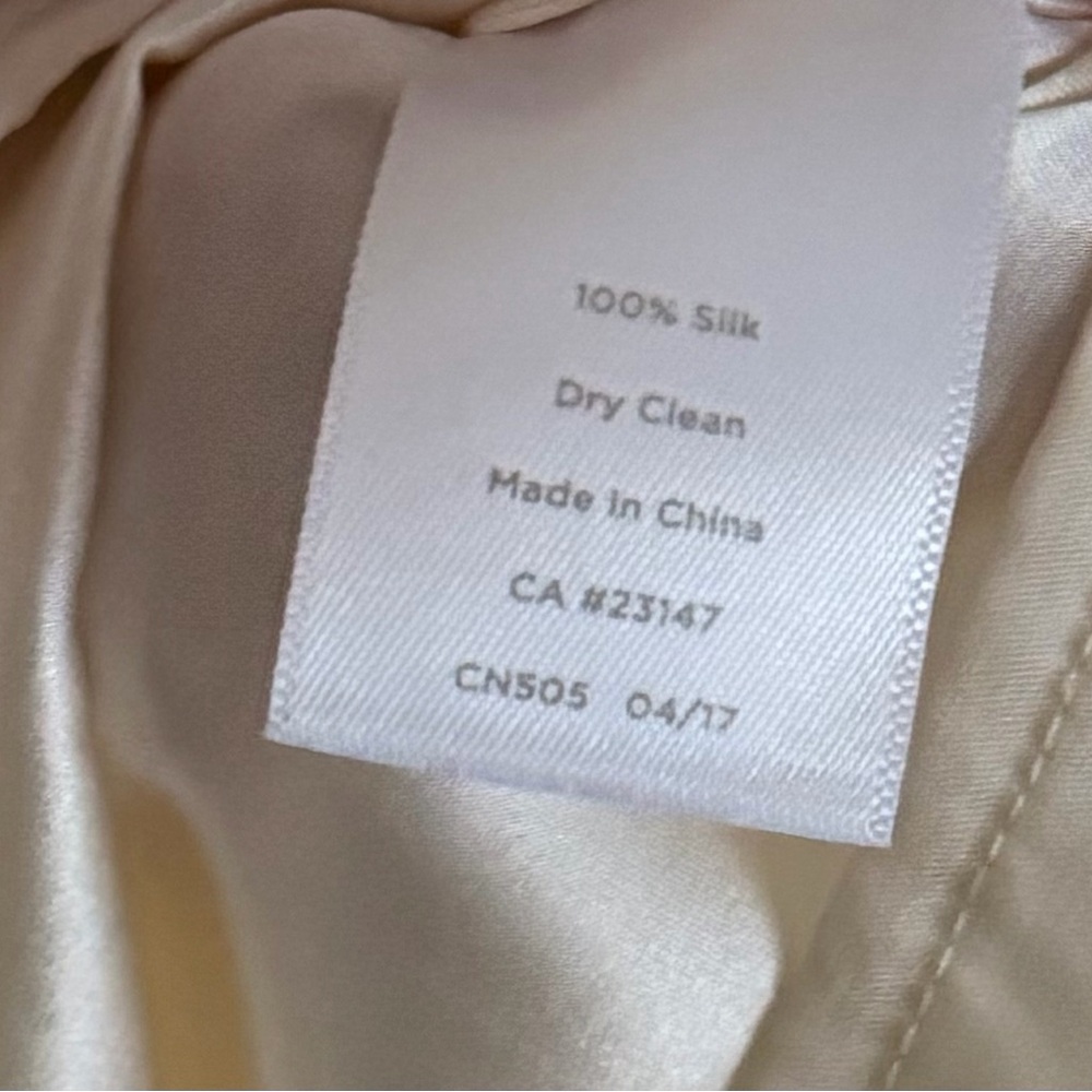 Talbots RSVP Sleeveless Silk Blouse Cream with Black Bow Accent Women’s Petite S - Picture 7 of 7